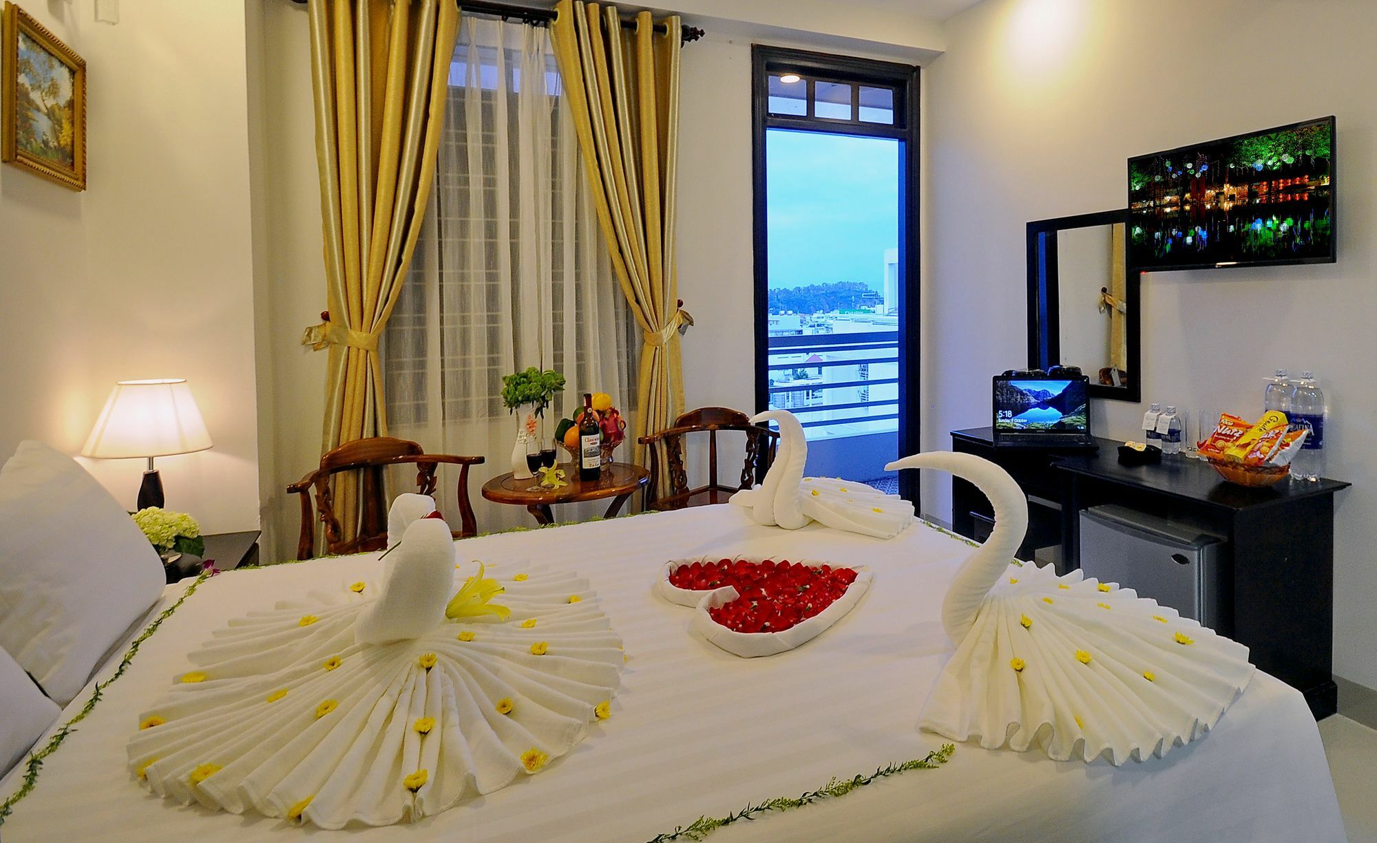 Full House Hotel Nha Trang Eksteriør billede